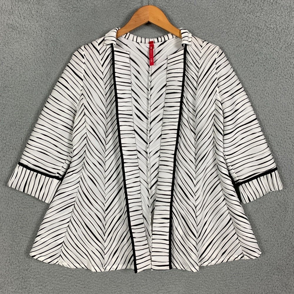 IC by Connie K Jacket Women's Medium White/Black Textured Open Front Stretch Art